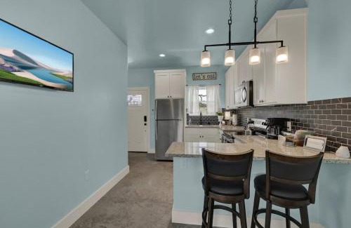Fredericksburg Casa | Modern Casita with Hot Tub – Six Minutes from Main Street