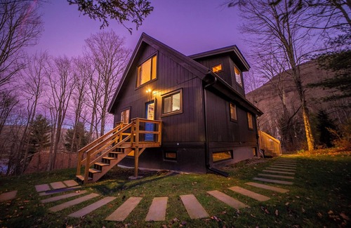 Hunter Cabina | Modern Catskills Getaway - Spacious 5 bedroom home in Hunter Mountain