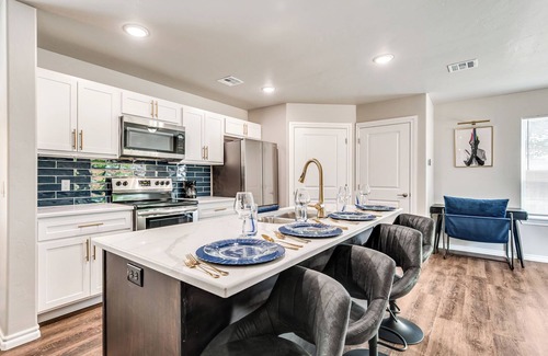 Central Oklahoma City Casa | Modern & Central 3BR Home in Central OKC – Ideal for Long-Term Stays