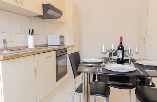 Bahnhofsviertel Apartamento | Modern, central, 5 min. To Hbhf. + Kitchen, Netflix + WiFi