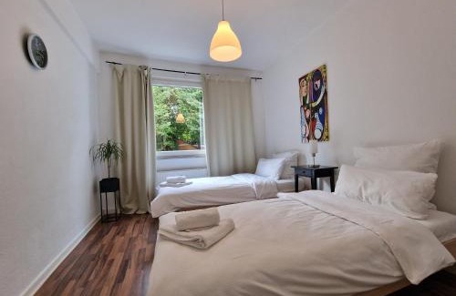 Suedviertel Apartamento | Modern Central Apartments near Hbf & Messe Essen