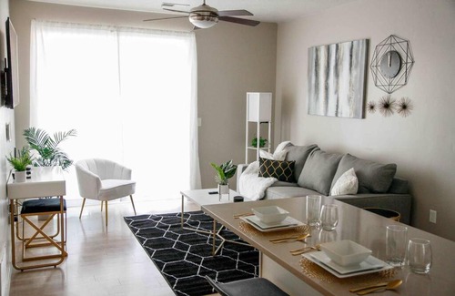 Downtown Salt Lake City Apartamento | Modern Central apt/Gym/Pool/Hottub/Garageparking