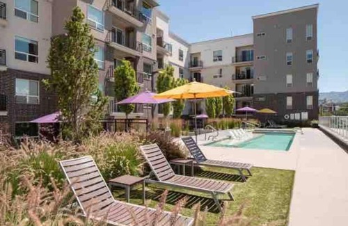 Downtown Salt Lake City Apartamento | Modern Central apt/Gym/Pool/Hottub/Garageparking