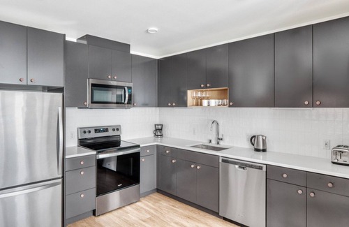 Judkins Park Apartamento | Modern Central District 1BR w/ Gym & BBQ, nr downtown, by Blueground