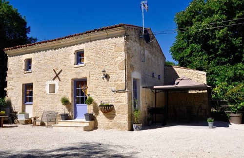 Nere Cabaña | Modernas casas rurales Charentais, piscina climatizada, wifi gratuito. Los niños pueden ser niños y adultos relajarse.
