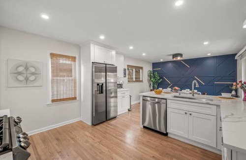 Royal Oak Casa | Modern Charmer | Finished Basement | Patio | Games