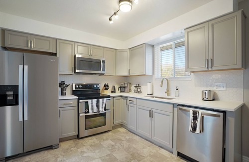 Wheat Ridge Casa | Modern Charmer|Sleeps 10|Close to Denver|Mountains
