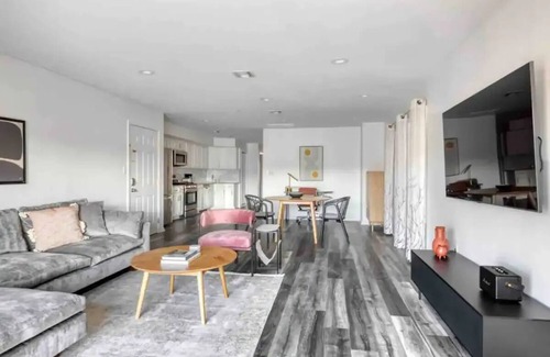 Weehawken Apartamento | Modern Charming 3-bedroom apartment 15 mins to NYC!