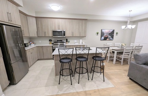 London Casa | Modern Charming 8 Sleeper