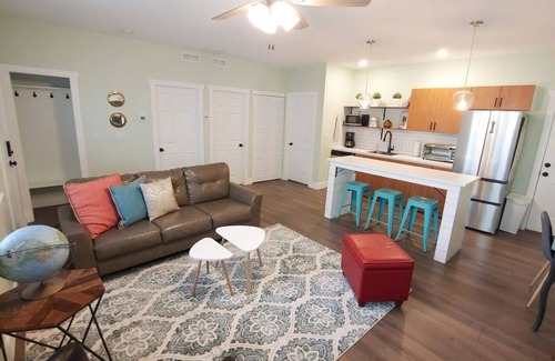 Castle Rock Casa | Modern Chic Downtown Home--Walk to Everything!