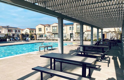 Fontana Casa | Modern Home w Shared Pool by Kaiser by Honest Homes