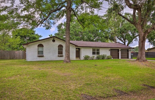 Brent Casa | Modern-Chic Pensacola Home with Spacious Yard!