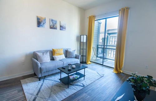 First Ward Apartamento | Modern Chic Studio in Uptown Charlotte