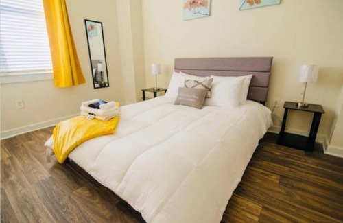 First Ward Apartamento | Modern Chic Studio in Uptown Charlotte