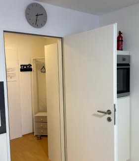 Ronsdorf Apartamento | Modern city apartment with parking
