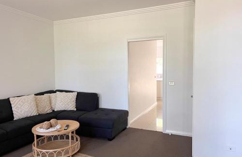 Wagga Wagga Apartamento | Modern City Townhouse with all the Comforts