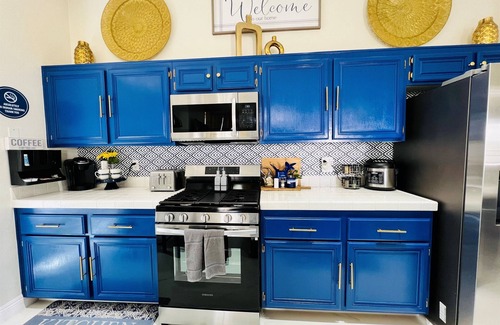 North Las Vegas Casa | Sala de juegos moderna, limpia y cómoda con 9 camas y 2 baños completos