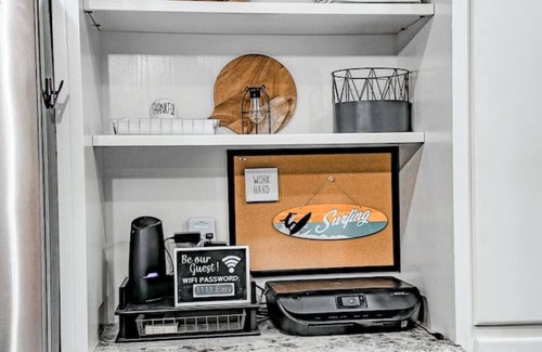 Brookings Apartamento | Modern Coast Escape |Hot Tub & Games |Near Beach