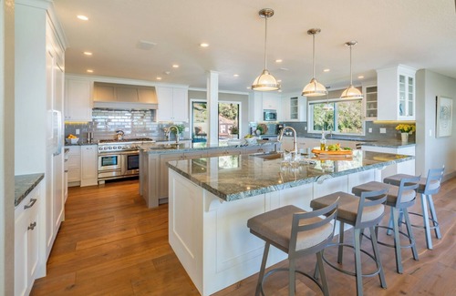Toro Canyon Casa | Modern, Coastal Elegance With Stunning Views!