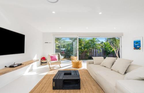 Byron Bay Villa | Modern Coastal Escape - Stylish 3 BR Home with Pool