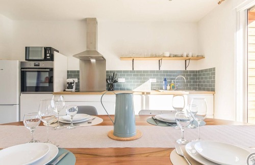 Glatigny Cabaña | Casa moderna cerca de la costa que acepta mascotas, con jardín cerrado y aparcamiento