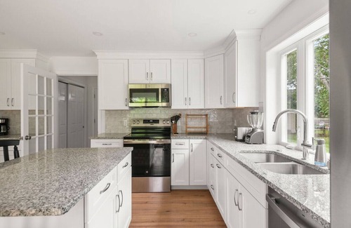 Willard Casa | Modern Coastal Retreat on Cottage Road