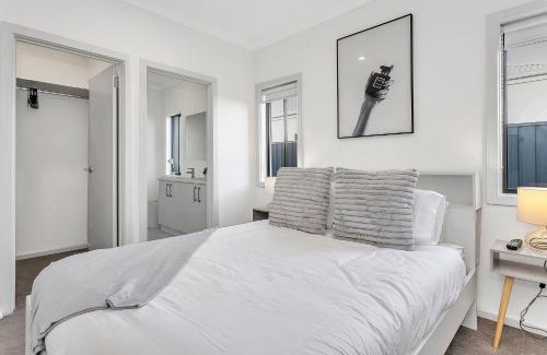 Aldinga Beach Casa | Modern Coastal Retreat in Aldinga Beach Just Steps from the Shore
