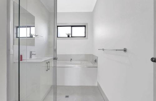 Aldinga Beach Casa | Modern Coastal Retreat in Aldinga Beach Just Steps from the Shore