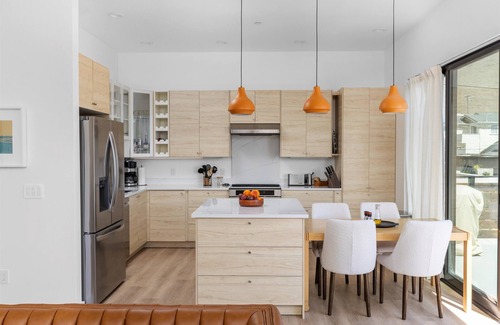 Morro Bay Casa | Modern Coastal Retreat with Views – Furnished 2BR 2BA - 30+ Day Rental