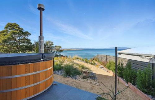 Connellys Marsh Casa | Modern Coastal Retreat and Hot Tub
