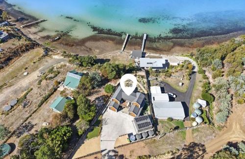 Connellys Marsh Casa | Modern Coastal Retreat and Hot Tub