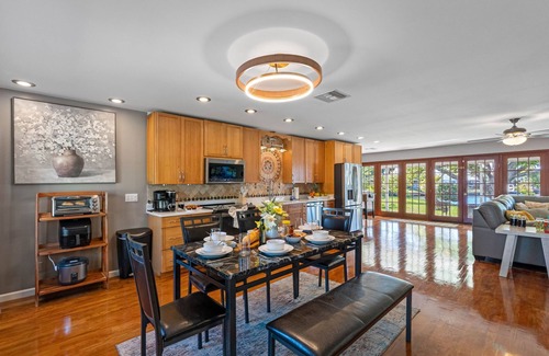 Bay Crest Park Casa | Modern Coastal Retreat w/Waterfront Canal Views
