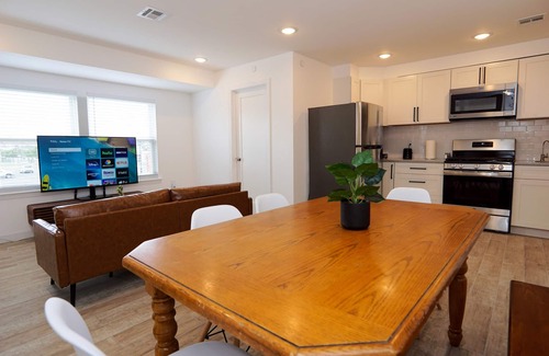 Seaside Heights Apartamento | Modern Coastal Chic Retreat w/ Deck -- 604 #2