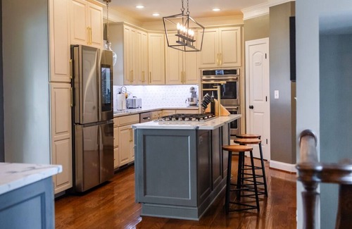 Manassas Casa | Modern Colonial Charm in Historic Old Town