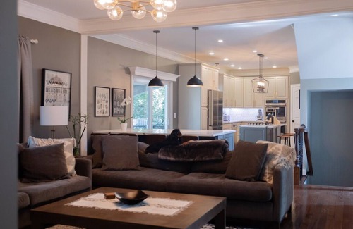 Manassas Casa | Modern Colonial Charm in Historic Old Town