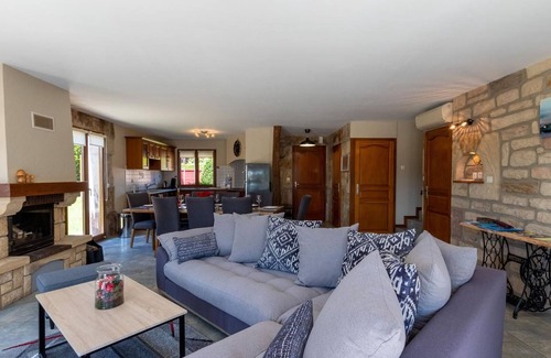 Villers-les-Luxeuil Cabaña | Confort moderno en los Vosgos del Sur con piscina y jacuzzi