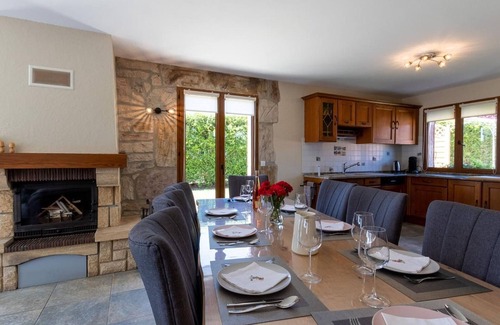 Villers-les-Luxeuil Cabaña | Confort moderno en los Vosgos del Sur con piscina y jacuzzi