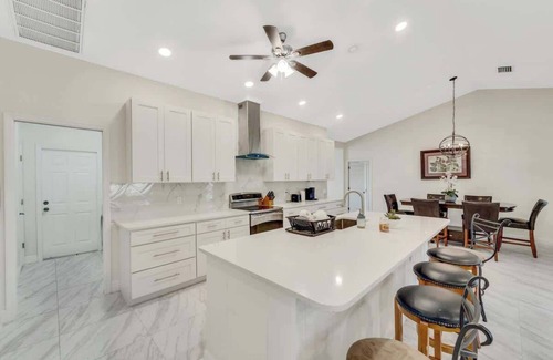 Port Charlotte Casa | Modern Comfort: 3BR/2BA Home in Port Charlotte