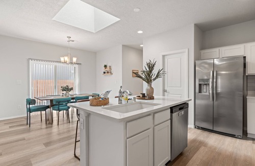 Mesa Del Sol Innovation Park Casa | MODERN COMFORT 3BR HOME NEAR AIRPORT & NETFLIX
