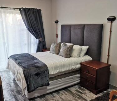 Harrismith Apartamento | Modern Comfort at 44 Biddulph