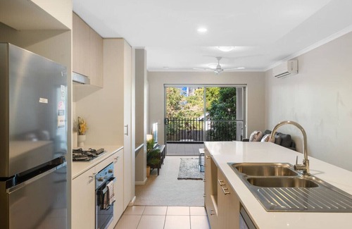 Coopers Plains Apartamento | Modern Comfort 2BR | Close to Everything!