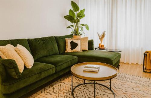 Antwerp Apartamento | Modern Comfort - Bus & Tram at Door