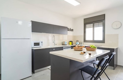 Nahariya Apartamento | Modern Comfort Escape