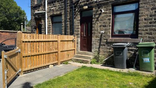 Meltham Casa | Modern Comfort for 5 Relax, Stay & Explore