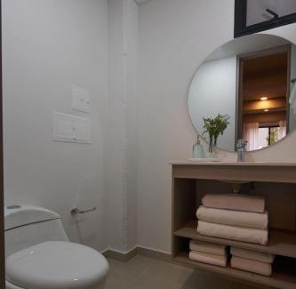 Financial District Apartamento | Modern Comfort in Central Bogotá