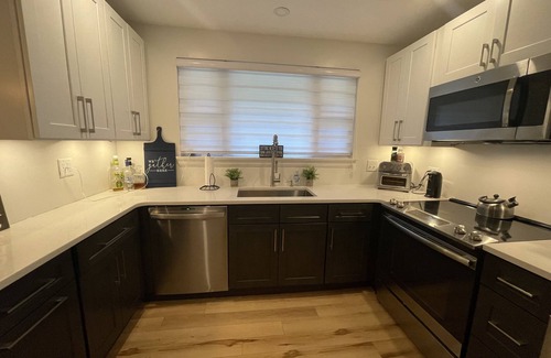 Greenville - Spartanburg Casa | Modern Comfort in Downtown Greenville 4br 2ba