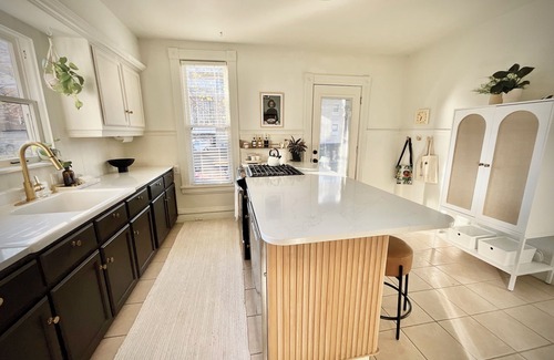 Grand Rapids Apartamento | Modern Comfort in the Heart of Cherry Hill