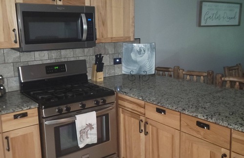 Oglesby Villa | Villa remodelada cerca del parque estatal Starved Rock. Totalmente equipado. Duerme 9