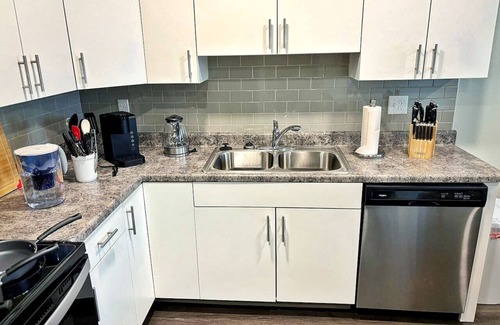 Downtown Des Moines Apartamento | Modern Comfort Meets Affordable Luxury – Your Perfect Stay Awaits!