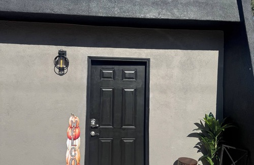 Charleston Preservation Apartamento | “Modern Comfort Meets Vegas Adventure”